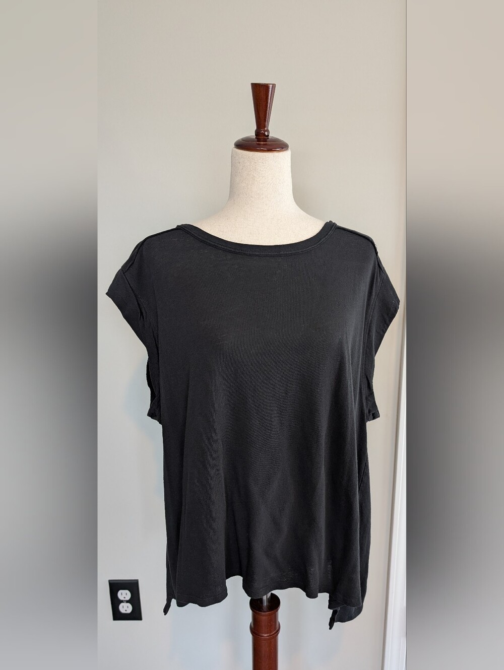 Free People We the Free Black Boxy Fit Hi-Lo Oversized Cap Sleeve Tee Size XS